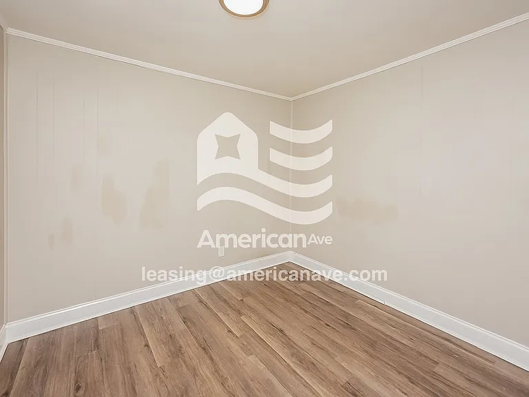 1768477_005_breakfast_nook_14249821.jpg