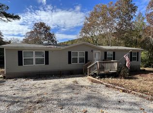 824 Bluff Rd, Harriman, TN 37748