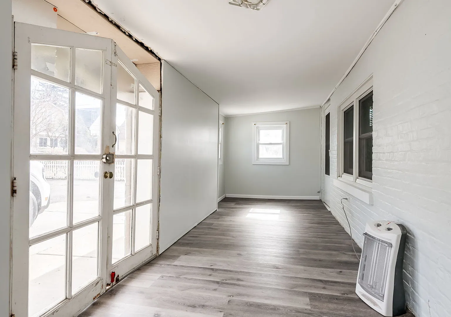 2 bed, 590 sqft, $2,000 — Photo 2