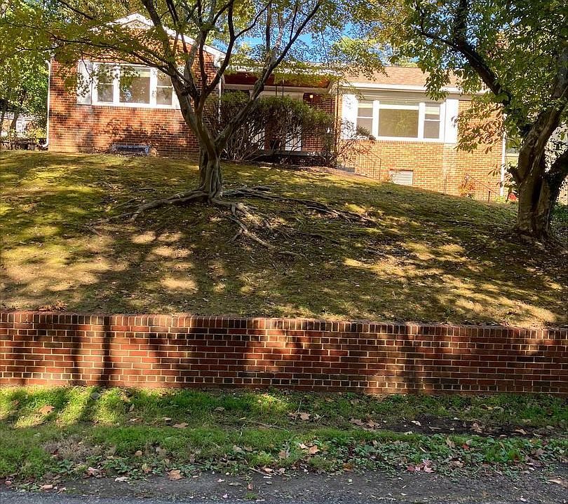 1st image of 105 Bland Dr