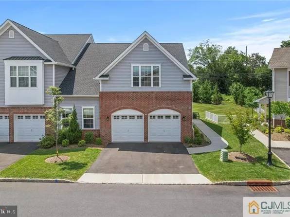 18 Cannon Dr, Pennington, NJ 08534