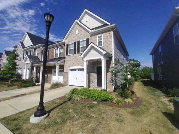112 Brighton Ln W