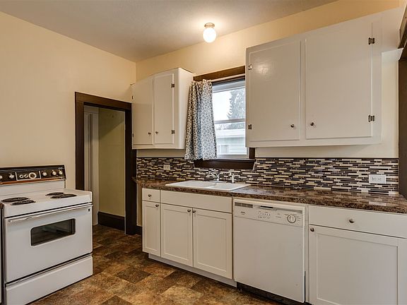 5th image of 416 E A St