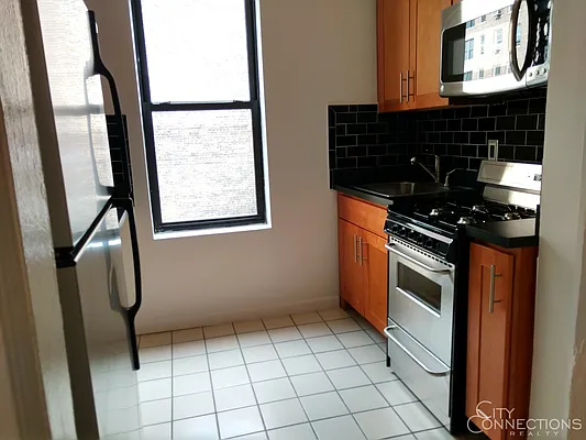 Rented by City Connections Realty | media 9
