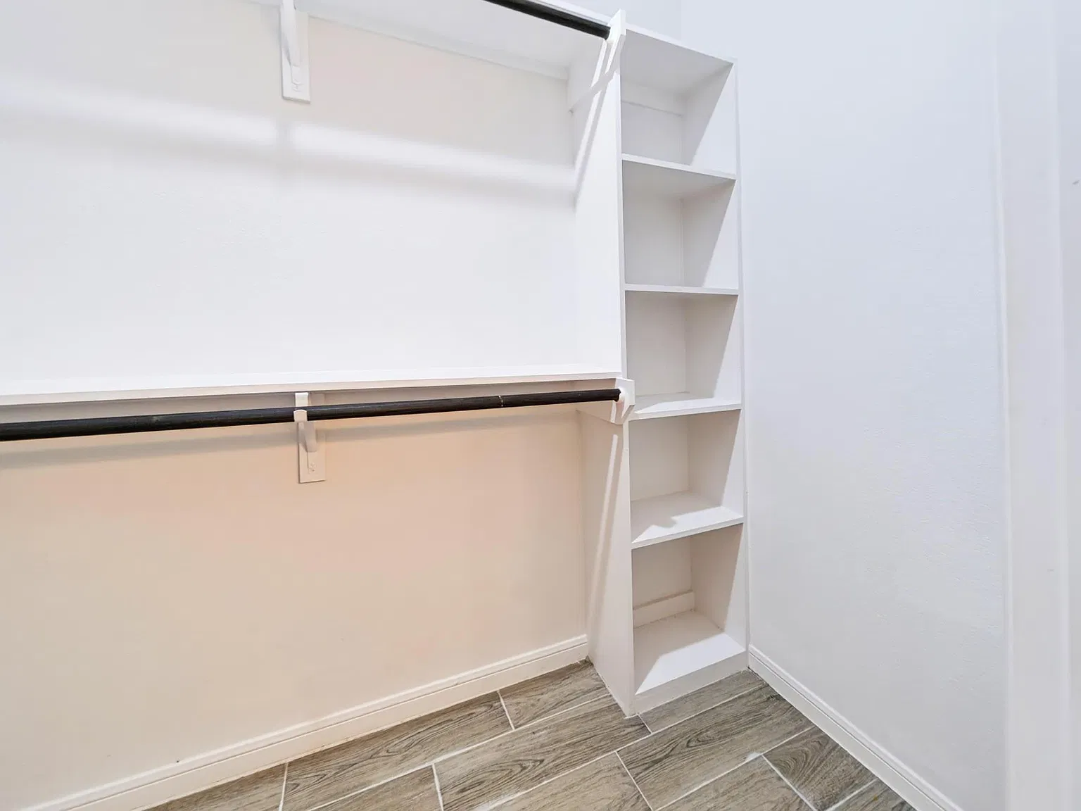 3 bed, 2.0 bath, 1056 sqft, $1,475 — Photo 2