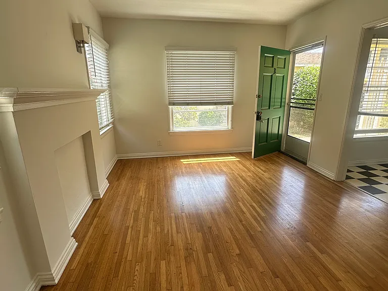 4047 Duquesne Ave #B — Photo 5