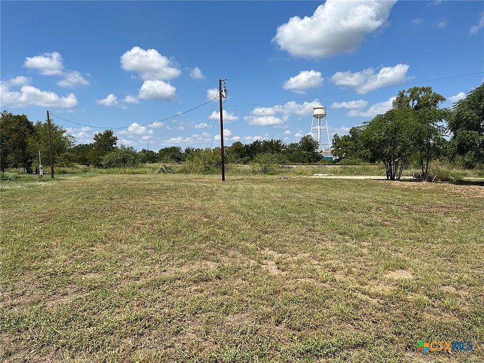 2nd image of 802 S Burleson Ave