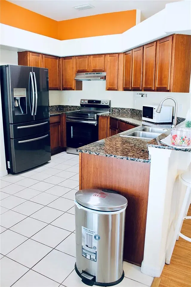 3 bed, 1496 sqft, $2,350 — Photo 1