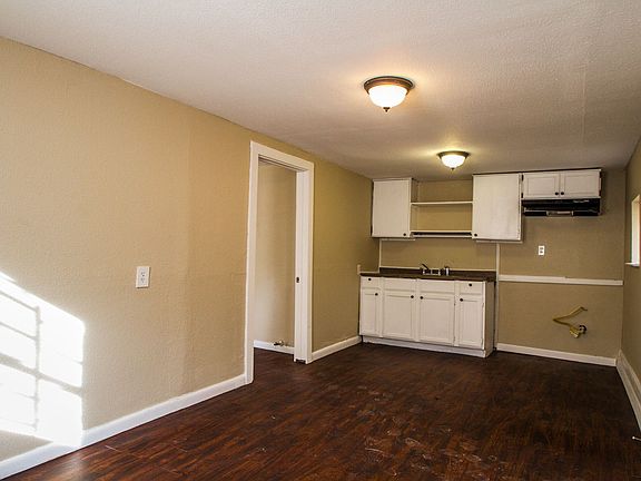 3rd image of 924 Saint James APT 2