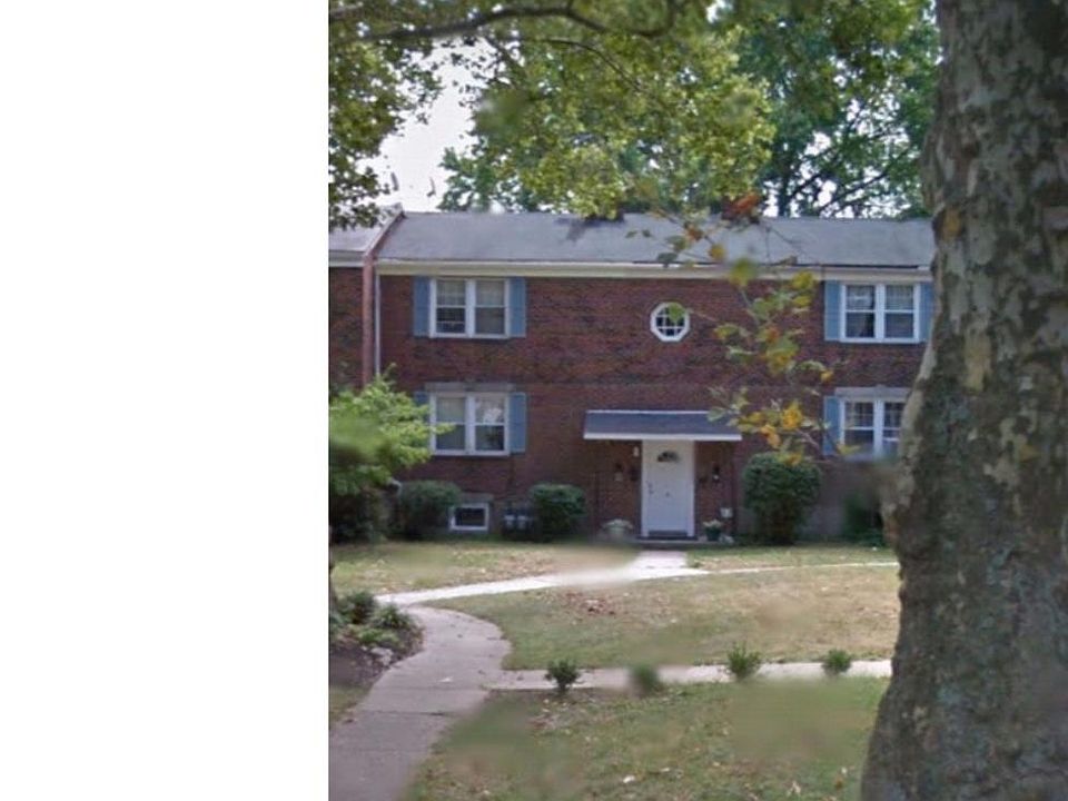 2nd image of 4 Corbin Ct APT 1