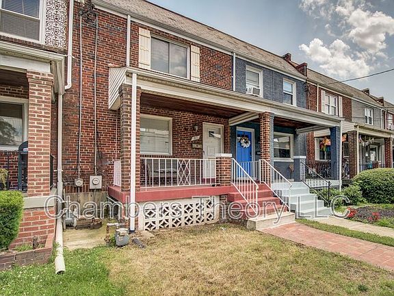 3rd image of 1417 Downing St NE