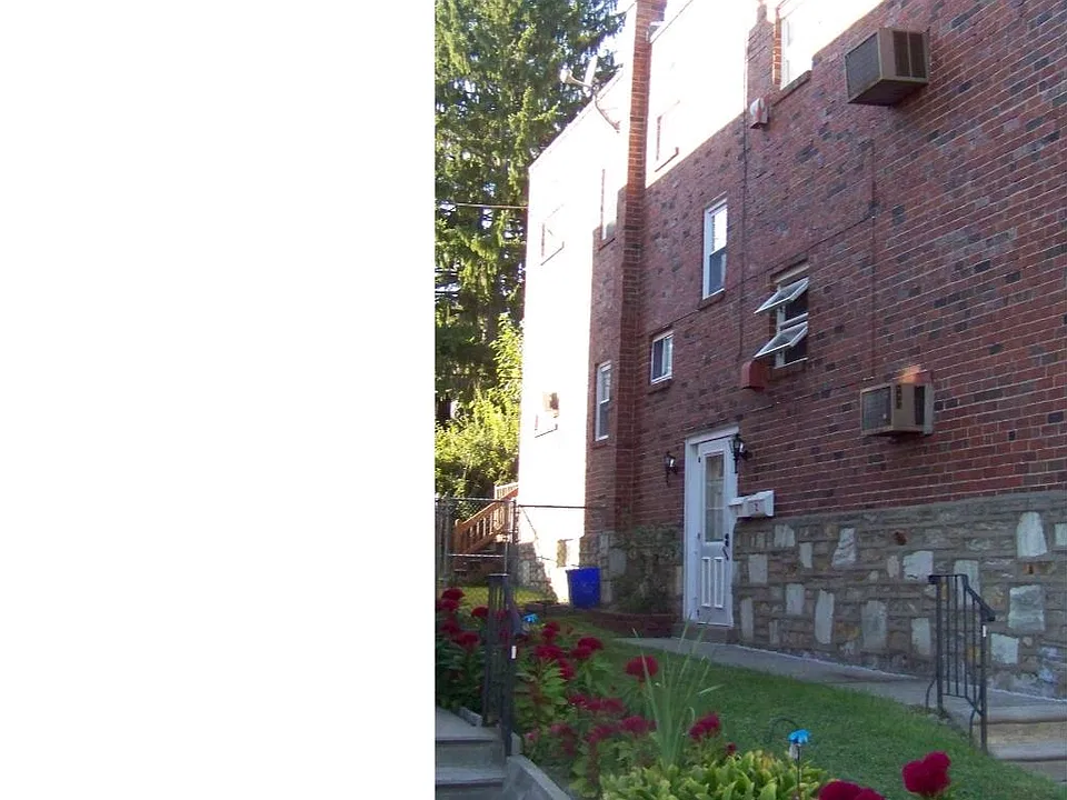 Front Entrance on Side