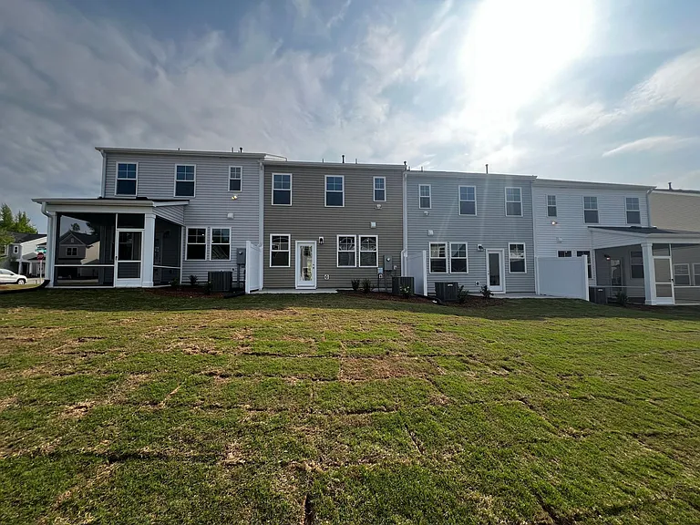 5871 Woodlawn Dr — Photo 19
