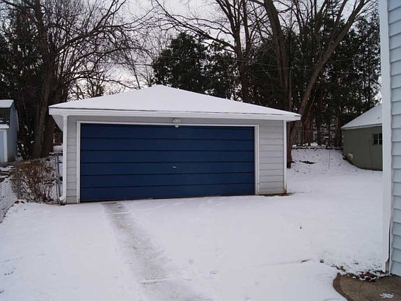 3rd image of 2232 Audobon Dr SE