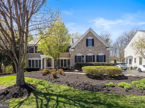 22579 Forest Manor Dr, Ashburn, VA 20148