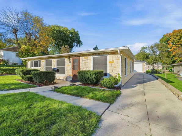 116 Pearl St, Beaver Dam, WI 53916