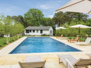 9 Ridge Ln, Hampton Bays, NY 11946