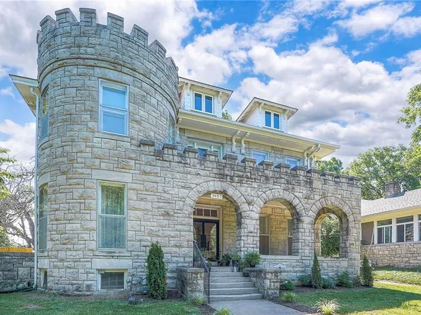 3607 Pennsylvania Ave, Kansas City, MO 64111