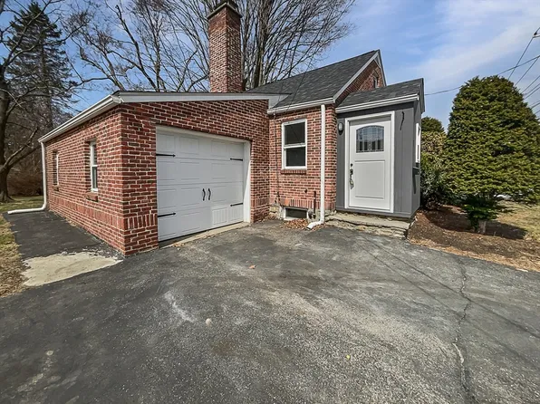 13 Victor Ave, Worcester, MA 01603