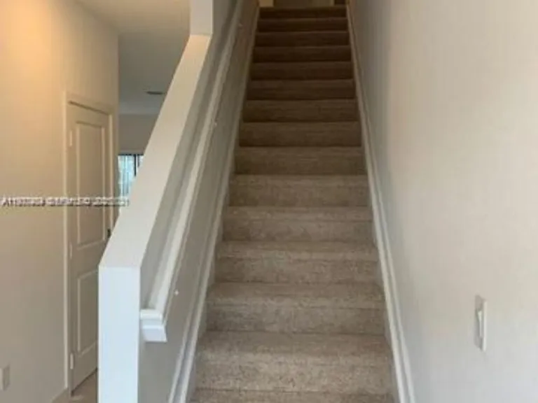 3-731 SW 11th St #3-731 — Photo 5