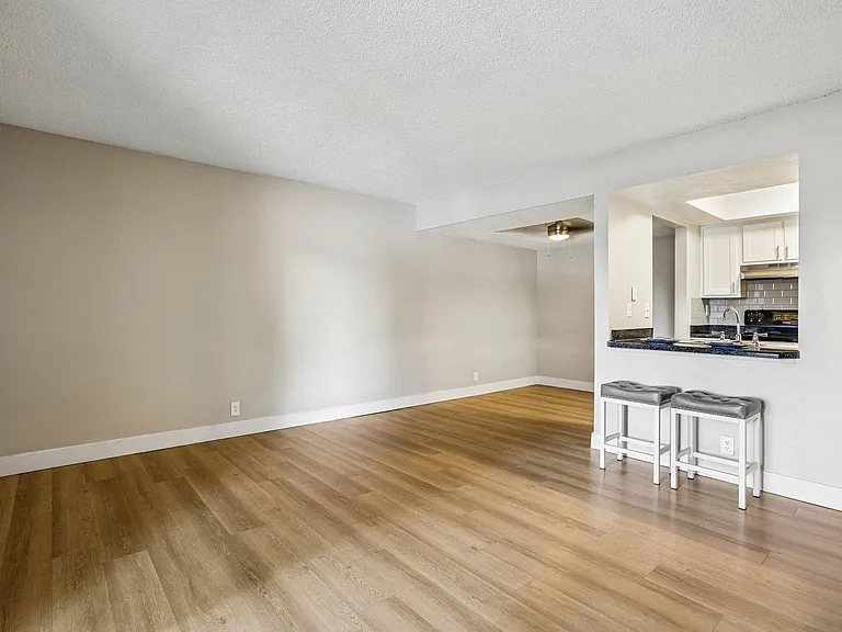 Brighton Place Apartments — Photo 59