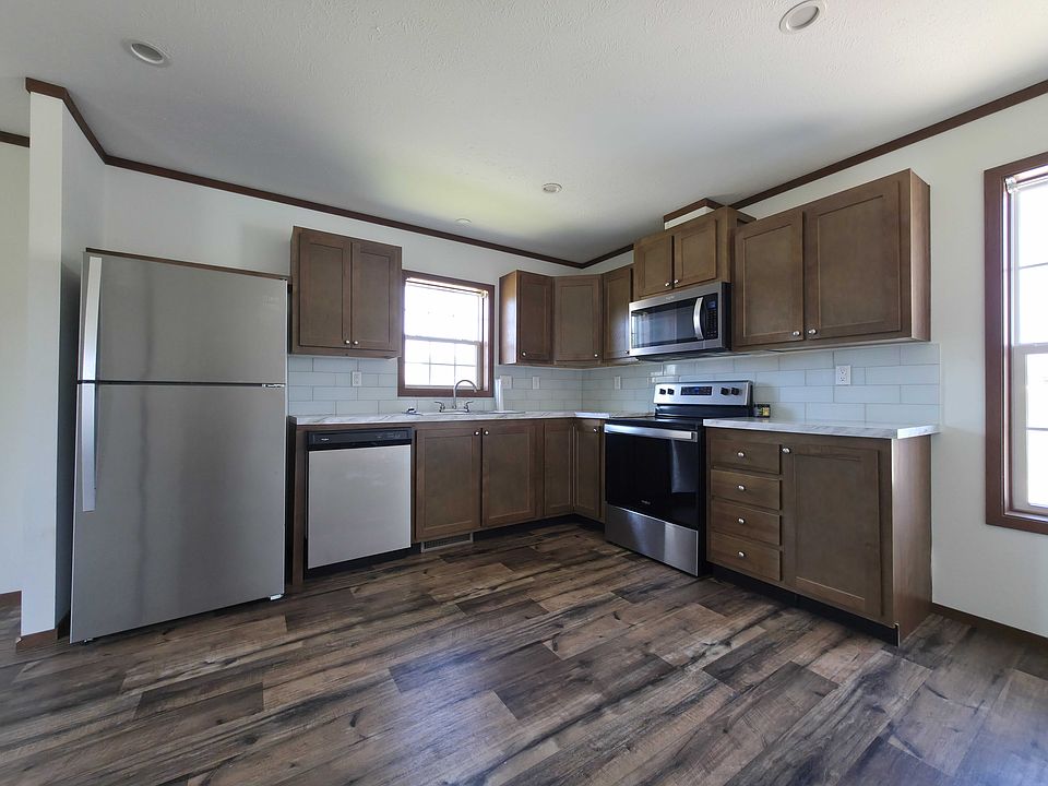 1st image of 1440 W Plum St #222