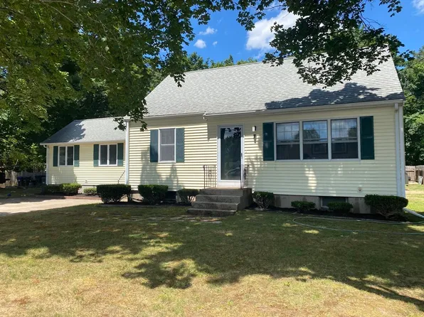 7 Munroe Dr, Plainville, MA 02762