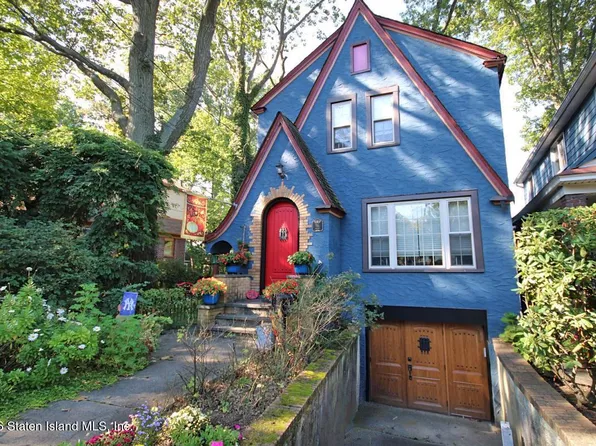 54 City Blvd, Staten Island, NY 10301
