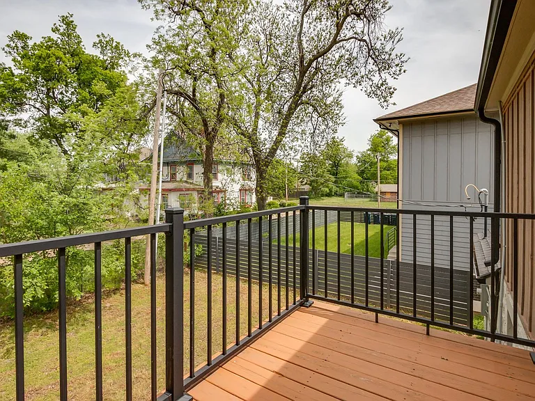 1209 NW 11th St — Photo 52