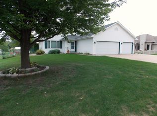 504 Harrison Ave, Omro, WI 54963