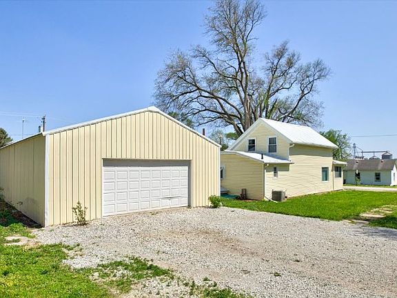 2nd image of 601 Bradford Ave