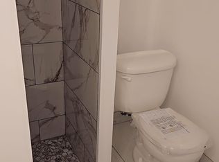 14 Amber Ln, Coram, NY 11727