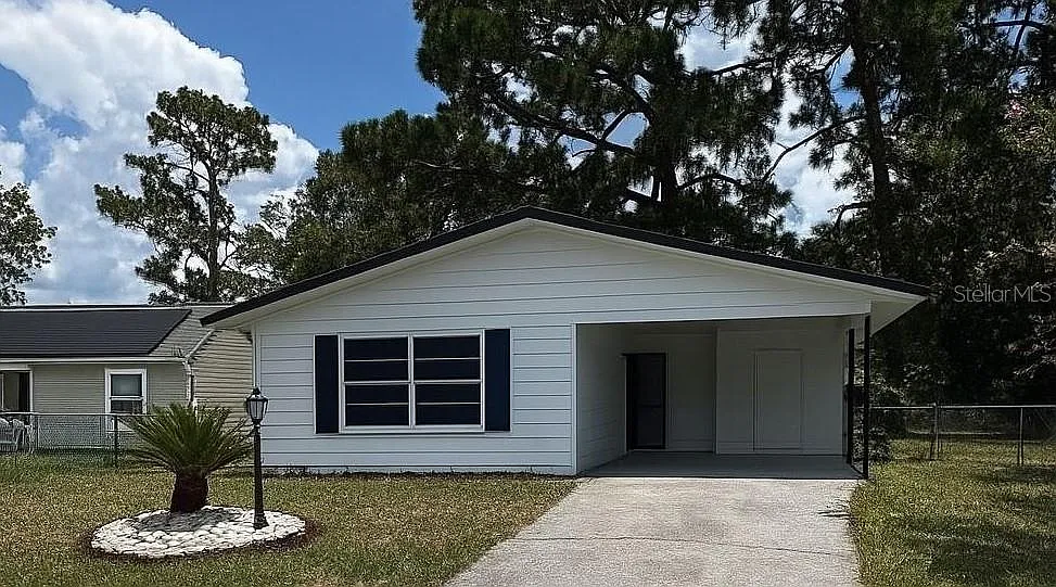 3 bed, 2.0 bath, 1228 sqft, $1,645 — Photo 1