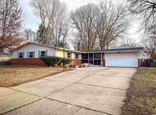 1137 Echo Dr, South Bend, IN 46614