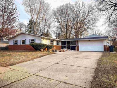 1137 Echo Dr, South Bend, IN, 46614