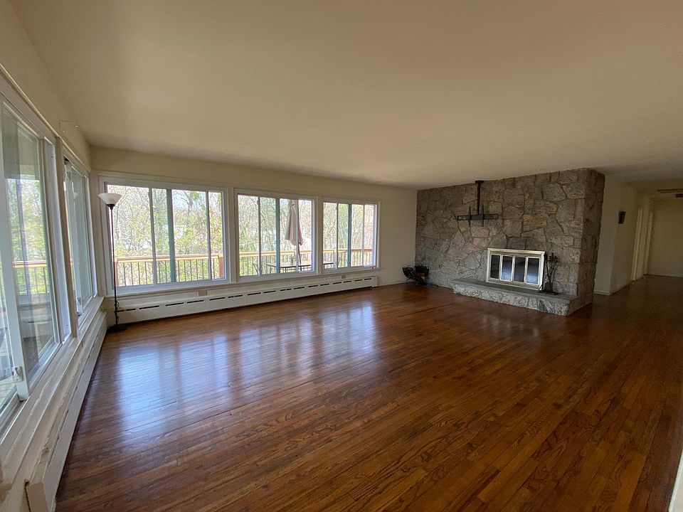 1st image of 16 Woodvale Ave #1