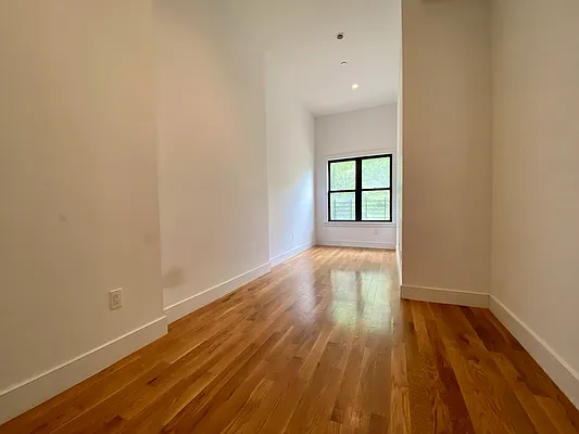 Rented by Bohemia Realty Group | media 31