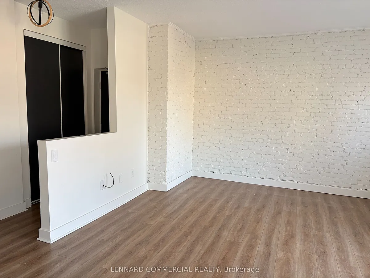 Building Photo - 133 Wineva Ave #F
