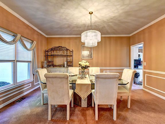4th image of 3041 N Tower Way NE