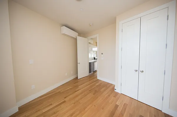 Rented by MNS | media 64