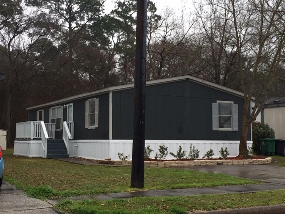 1st image of 24506 Ikes Ln