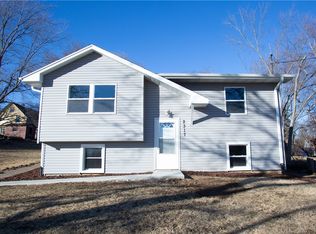 2317 9th Ave E, University Park, IA 52595