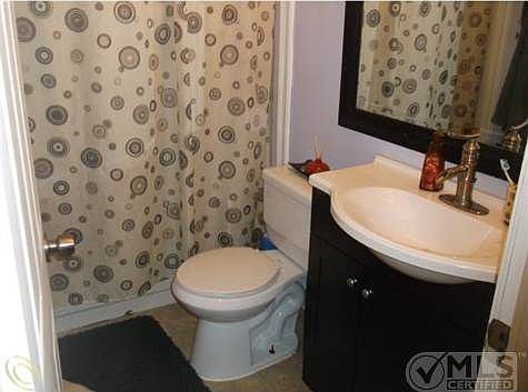 Tallman - Bathroom.JPG