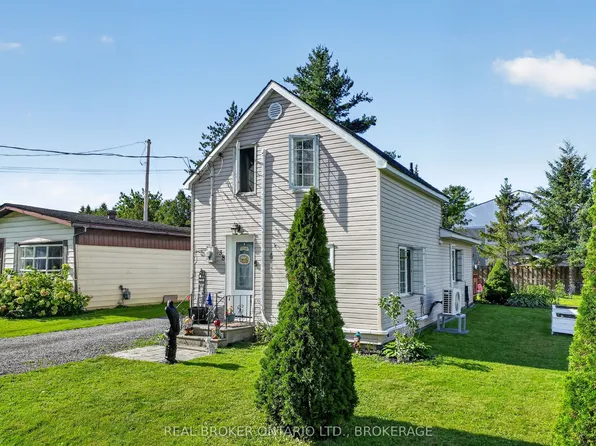 38 Broad St, South Glengarry, ON K0C 1N0
