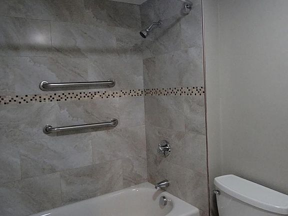 4th image of 756 Highland Ave #218N