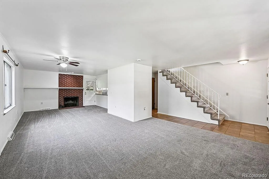 2 bed, 2.5 bath, 1424 sqft, $2,500 — Photo 2