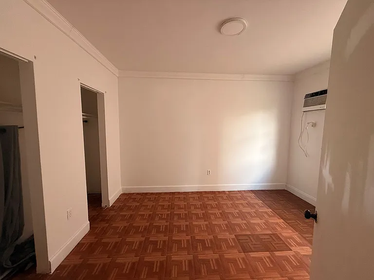 1043 NW 2nd St #8 — Photo 10