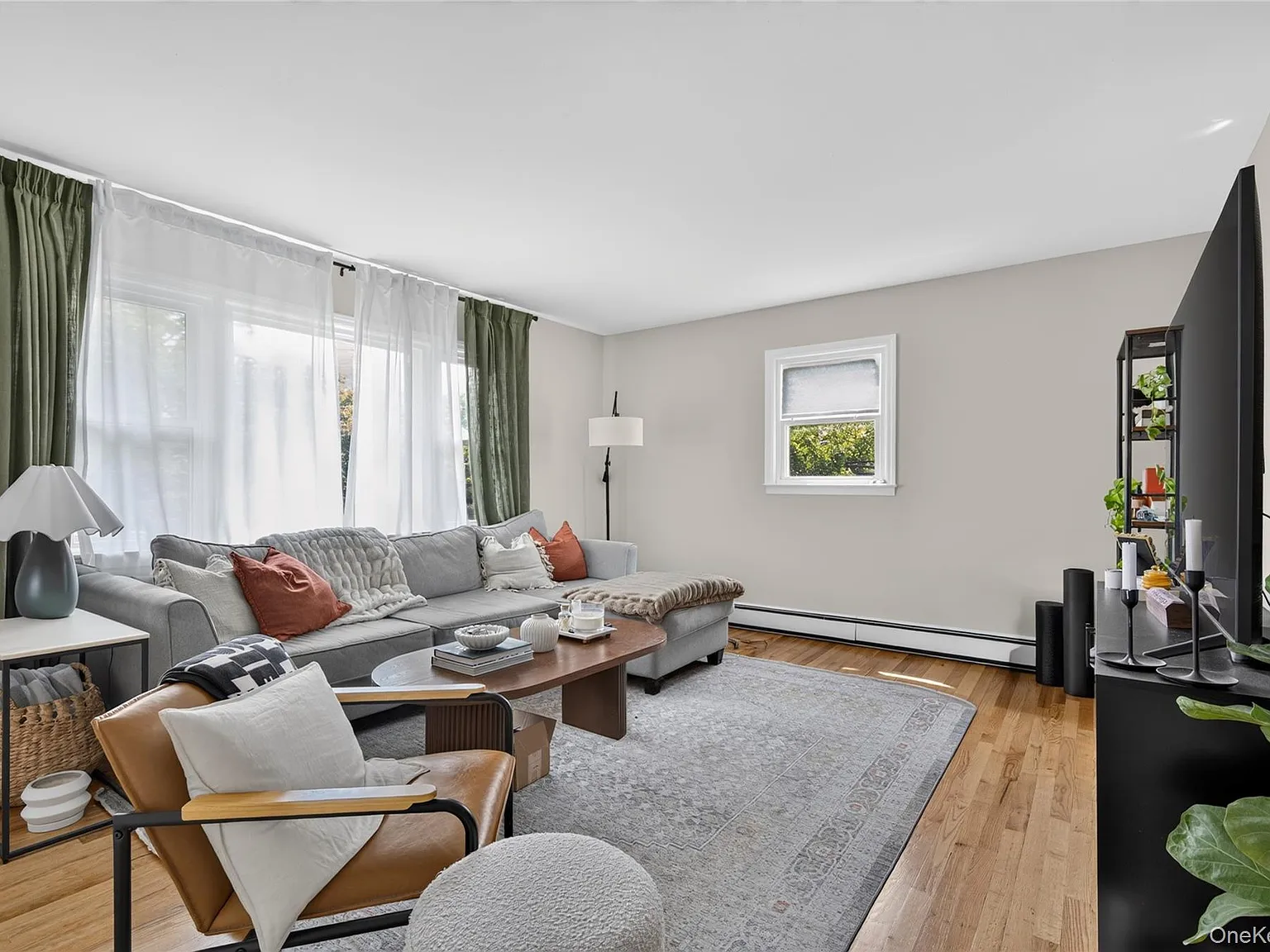 2 bed, 1.0 bath, 1040 sqft, $3,500 — Photo 4