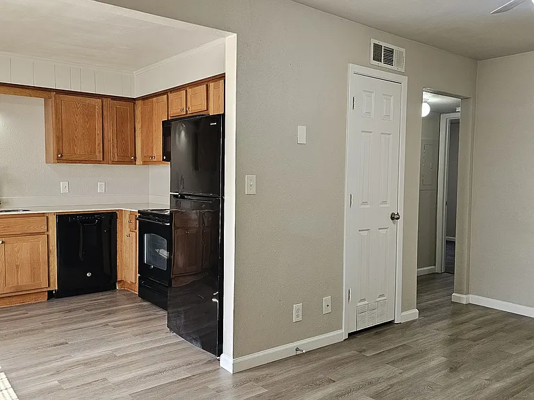 103 W Dunn Ave #3 — Photo 5