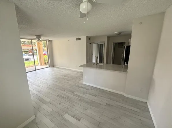 1260 Wildwood Lakes Blvd, Naples, FL